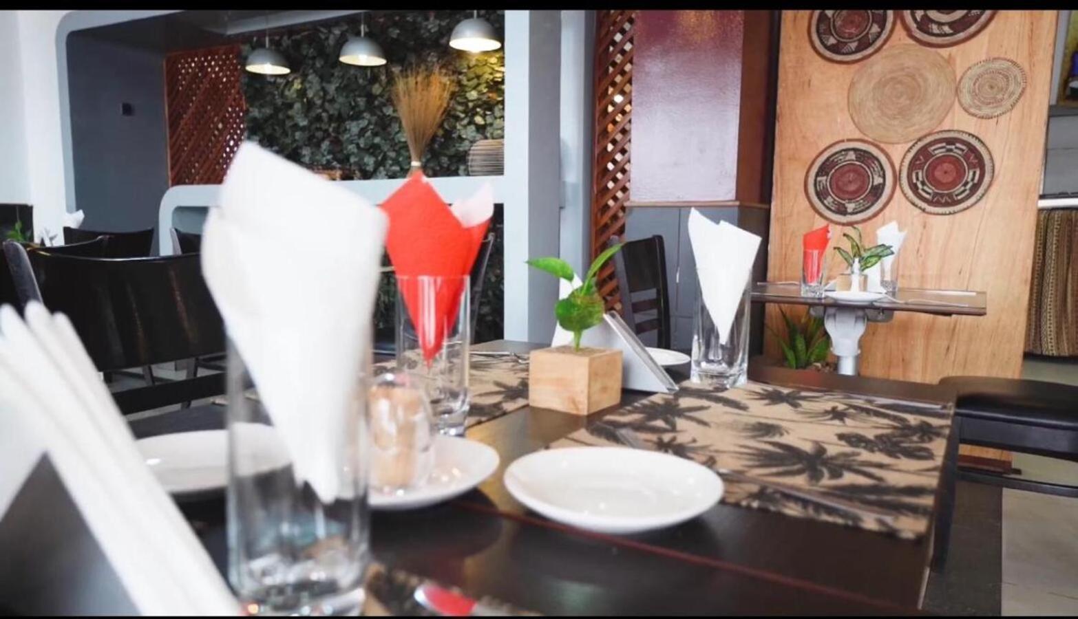 Nobila Airport Hotel Κοτονού Εξωτερικό φωτογραφία