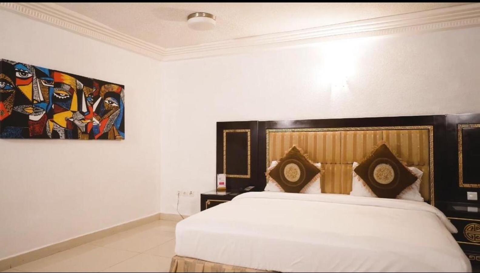 Nobila Airport Hotel Κοτονού Εξωτερικό φωτογραφία