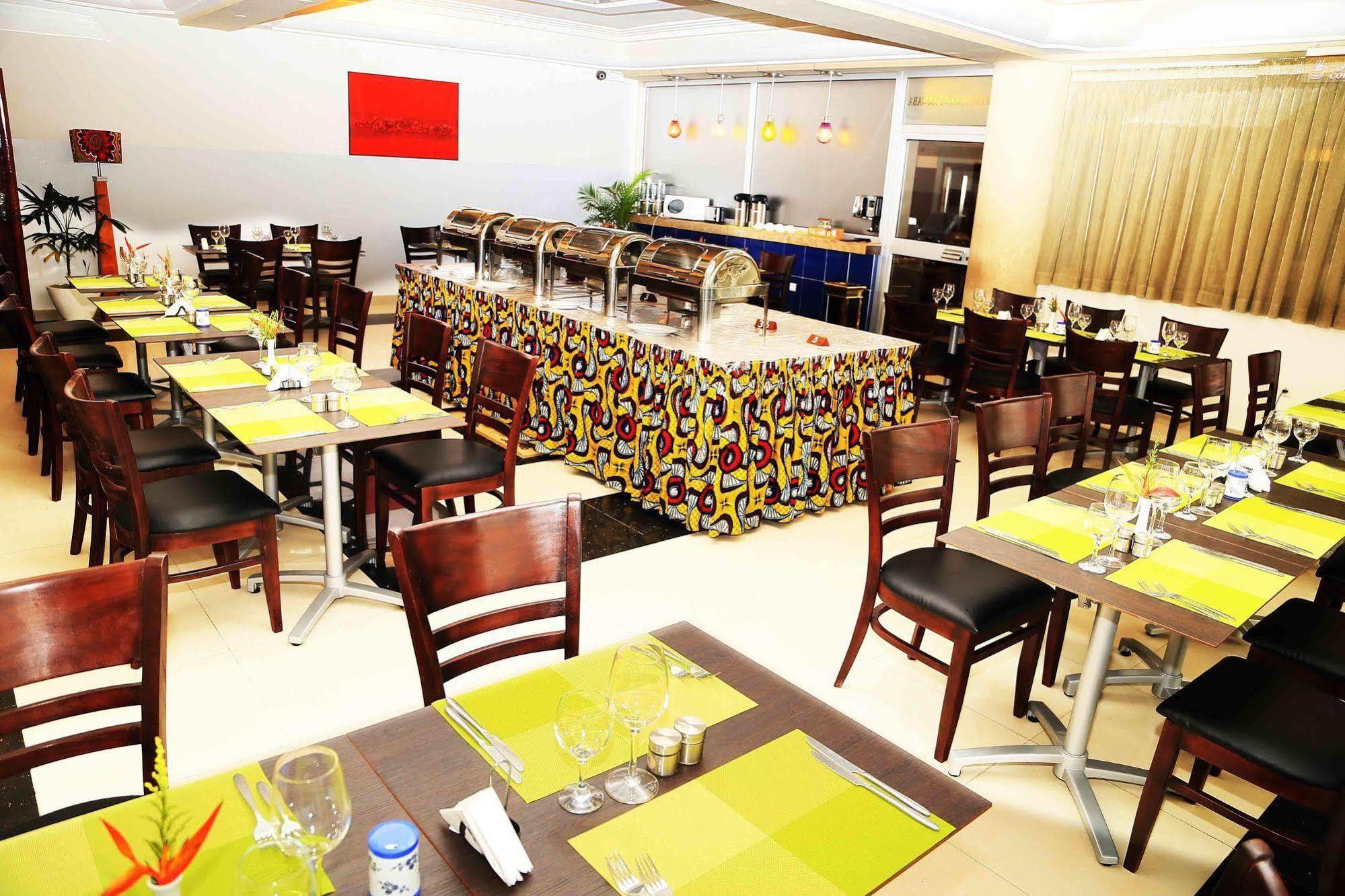 Nobila Airport Hotel Κοτονού Εξωτερικό φωτογραφία
