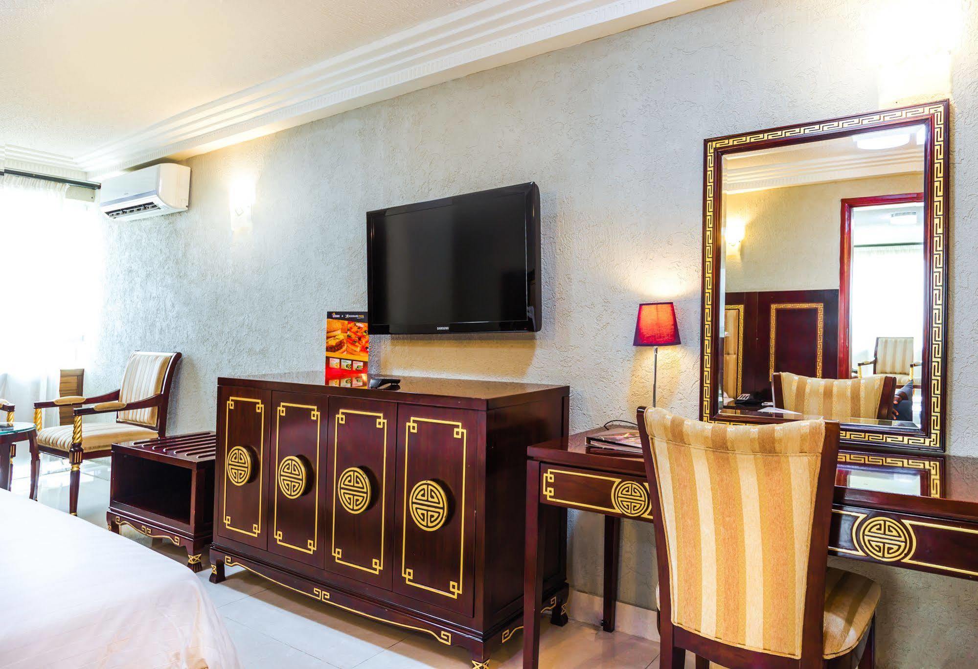 Nobila Airport Hotel Κοτονού Εξωτερικό φωτογραφία